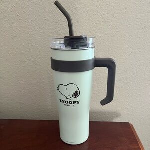 Miniso Snoopy tumbler